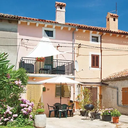 Gorgeous Home In Cokuni With Kitchen Mutvoran Exterior photo