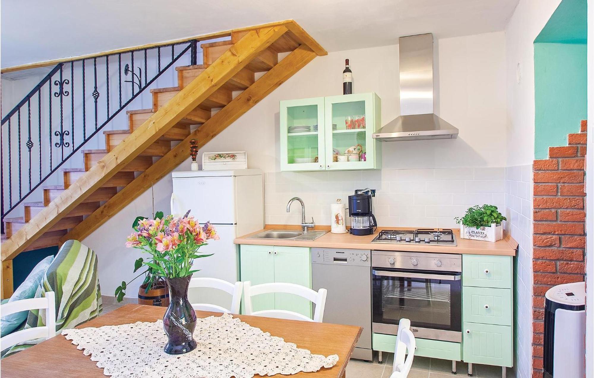 Holiday home Gorgeous In Cokuni With Kitchen